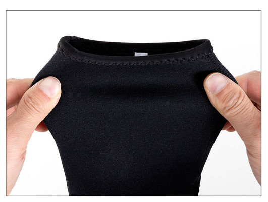 Wasserdichte Surf-Schwimmbad-Tauchsocken mit soliden Farben Schönheitssocken und 3D-Kleine Punkte