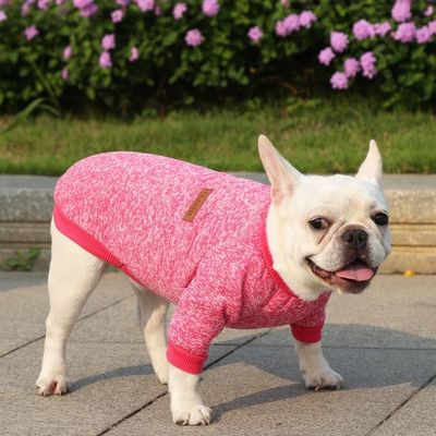 Gewirkte Hundehocker aus Polyester Pullover für kleine Hunde Luxusbekleidung Zubehör