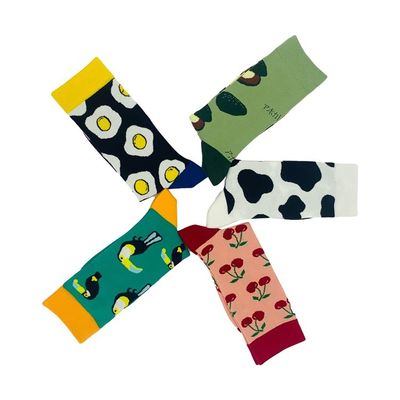 Stylische Winter-Frauen-Populäre Happy Jacquard-Lange Socken für die Jahresfeiern