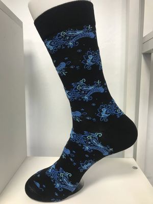 Frühlingszeit Rot lila Druck Kämmte Baumwolle Polyester Spandex Faser Socken für Männer