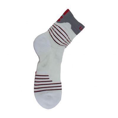 Atemberaubende, schnell trockene Schönheitssocken für Männer Custom Logo Regular Style Athletic Grip Socks