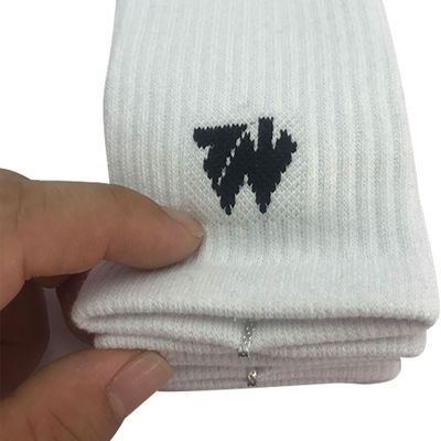 Mittlere Dicke Alle Jahreszeiten Crew Länge Weiße Sportsocken Anti-Slip Strick Beauty Socks