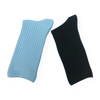 Modegestaltete Stickerei Logo Baumwolle Lange Schule Stil Frauen Socken im OEM-Service