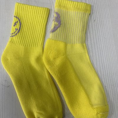 Casual Socks für Frauen Custom Color Logo OEM Kämmt Baumwolle Halbschleife Knöchel niedliche Socken