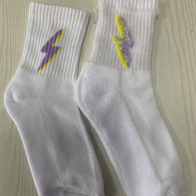 Casual Socks für Frauen Custom Color Logo OEM Kämmt Baumwolle Halbschleife Knöchel niedliche Socken