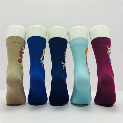 Drucken Sie kundenspezifische Baumwollsocken für Frauen Schweißbeständig KEINE Nadeldetektion