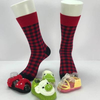 Atemberaubende Slouch-Socken für Frauen Rot-Plaid-Baumwolle und Custom Casual Atemberaubend