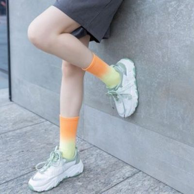 Unisex Custom Embroidery Logo Sport Athletic Cotton Crew Krawatte Farbstoff Socken Nadeldetektion Ja