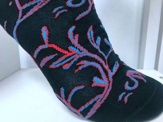 Lange Socken für Männer aus 5% Spandex und farbenfrohen Designs