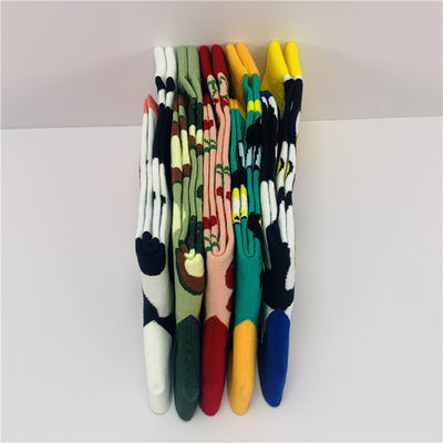 Farbenfrohe Jacquard-Antibakteriensocken perfekt für das tägliche Muss der Frau