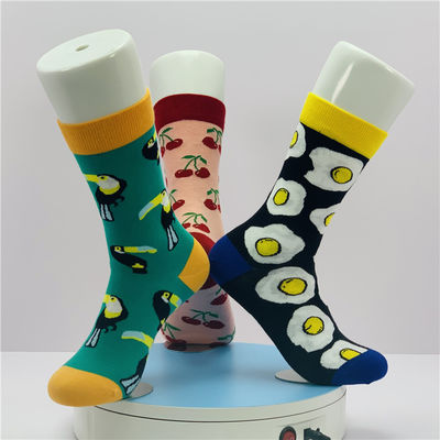 Baumwolle Strick-Neuheit Unisex Socken Custom Logo Farbenfrohe lustige Socken Knöchellänge 39-42