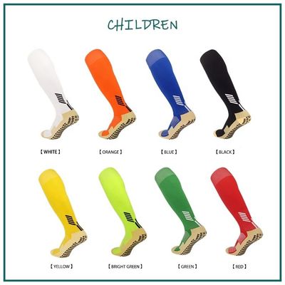 Antislip-Funktion Kinder Fußballsocken mit dickem Material und hohen Kniestreifen