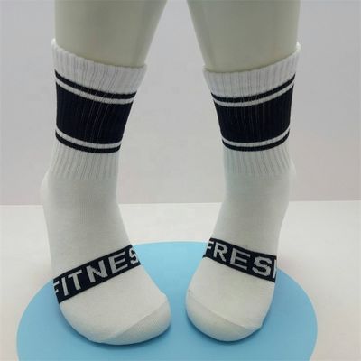 Geometrisches Muster Sportsocken aus niedrigem Baumwolle für individuelle und Standarddicke