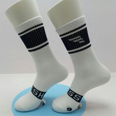 Geometrisches Muster Sportsocken aus niedrigem Baumwolle für individuelle und Standarddicke
