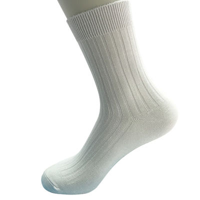 Normaler Stil Weiße Loafer Socken für Frauen Feuchtigkeitsentnahme Atmung Absorption