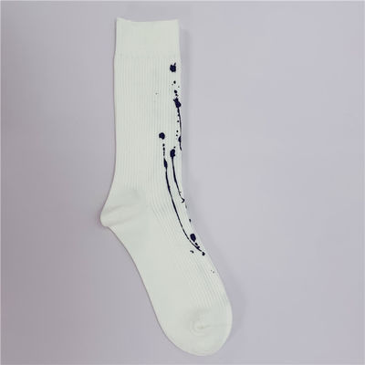 Schönheitssocken Druckmuster mehrere Szenen Schweißabsorption Custom Crew Socken für Sport