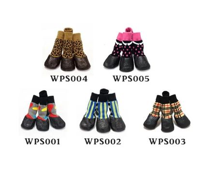 Weihnachtssocken Fügen Sie den Pfoten Ihres Haustiers mit diesen Socken etwas Feierlichkeitsspaß hinzu