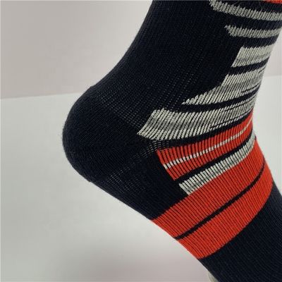 Antibakterielle Funktion Rote Schönheitssocken gestreifte Baumwollsocken Sportsocken für Männer und Frauen