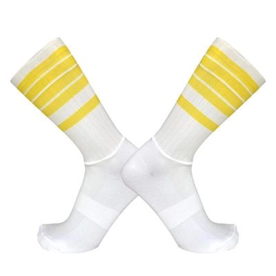Polyamid- und Spandex-Material Regular Style Sportsocken für Männer für den aktiven Lebensstil
