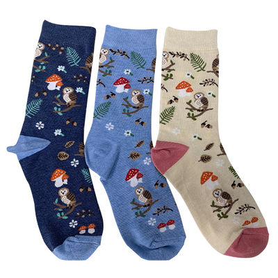 Gemachte Jacquard Design Crew Socken Süßes und lustiges Cartoon Muster für Erwachsene Unisex