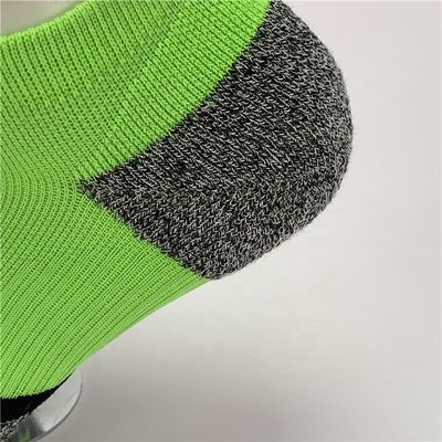 Grüne Fußsocken für schnelle Trocknung aus weichen Baumwolle