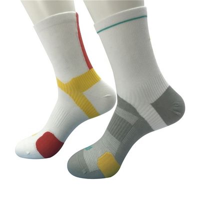 Sportsocken mit schnell trocknender und atmungsaktiver Stoffstärke
