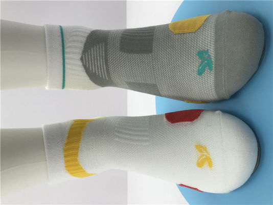 Sportsocken mit schnell trocknender und atmungsaktiver Stoffstärke