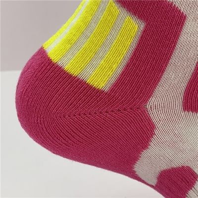 Frühjahrszeit Rote grüne Fußgelenkschuhe Sportsocken für Männer Athletic Quick Dry Printed Sportschuhe
