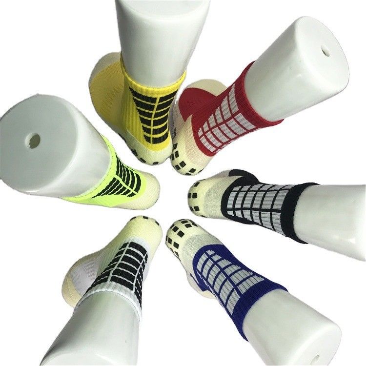 6 lebendige Farben Feuchtigkeitsabsorption Basketballsocken für Männer