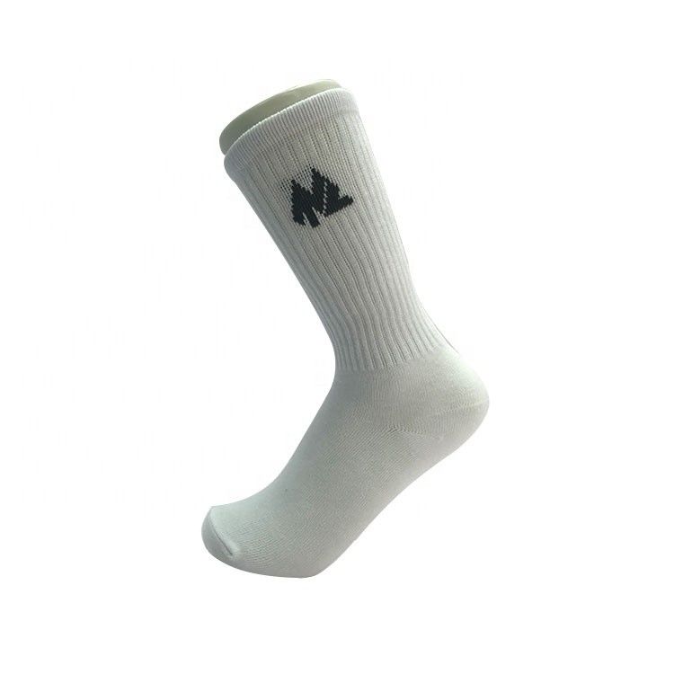 Mittlere Dicke Alle Jahreszeiten Crew Länge Weiße Sportsocken Anti-Slip Strick Beauty Socks