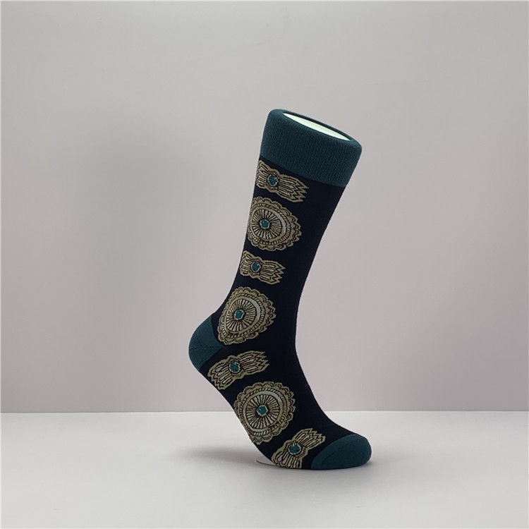 Custom Logo Schwarze Baumwollsocken für hohe Knöchel Komfort auf Sport Erwachsene Unisex