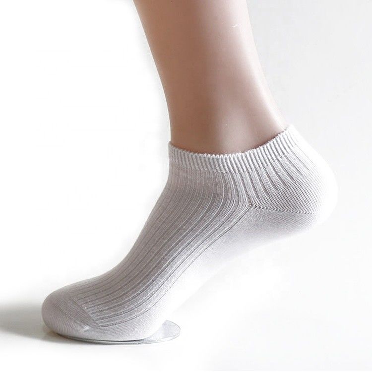 Regelmäßiger Stil Niederschnitt kurze Socken für Männer Atmung und Feuchtigkeit Wicking Design