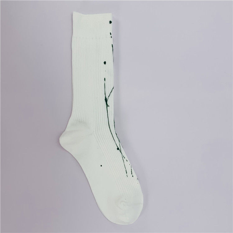 Schönheitssocken Druckmuster mehrere Szenen Schweißabsorption Custom Crew Socken für Sport