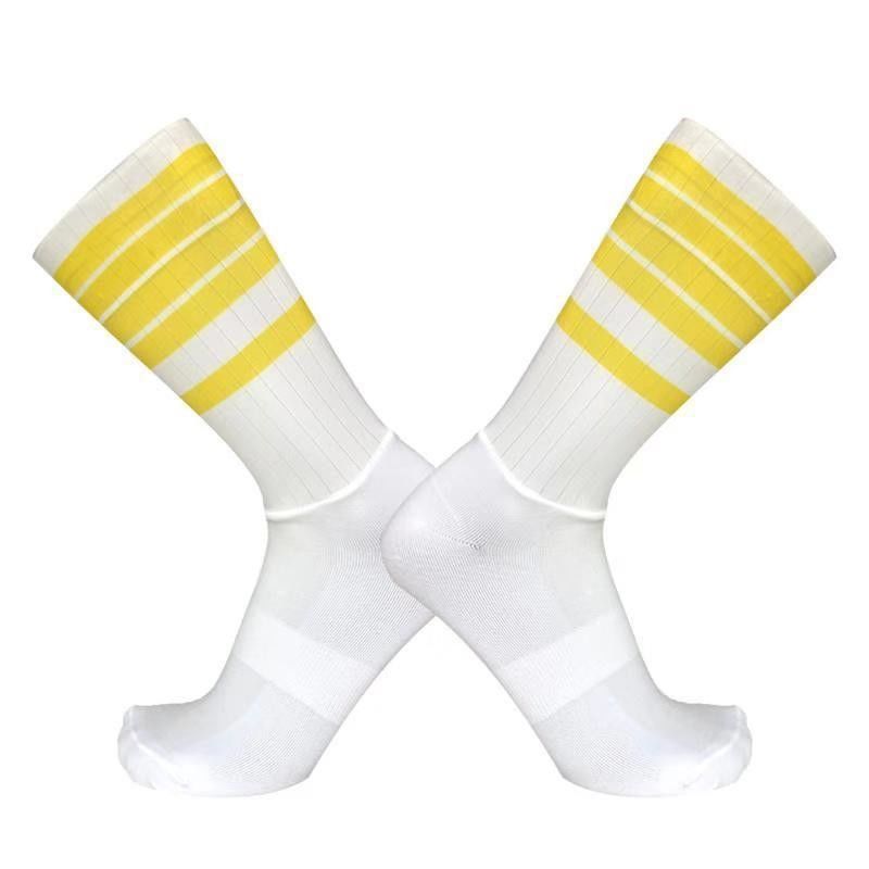 Polyamid- und Spandex-Material Regular Style Sportsocken für Männer für den aktiven Lebensstil