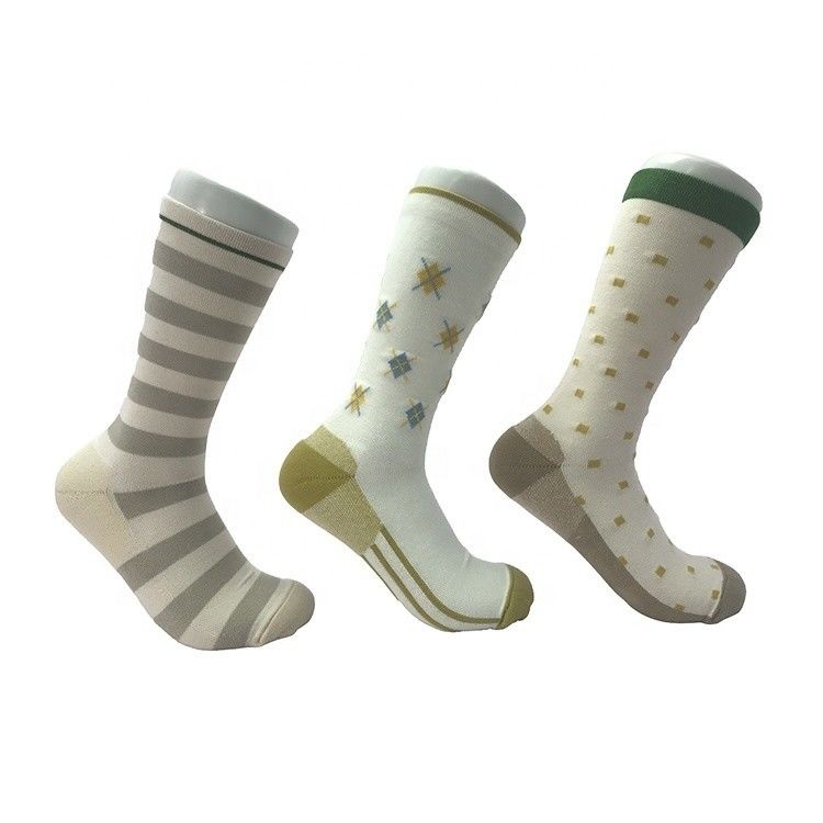 Streifen-Punktmuster Crew Sportsocken Komfortabel nicht rutschig Regelmäßiger Stil Standarddicke