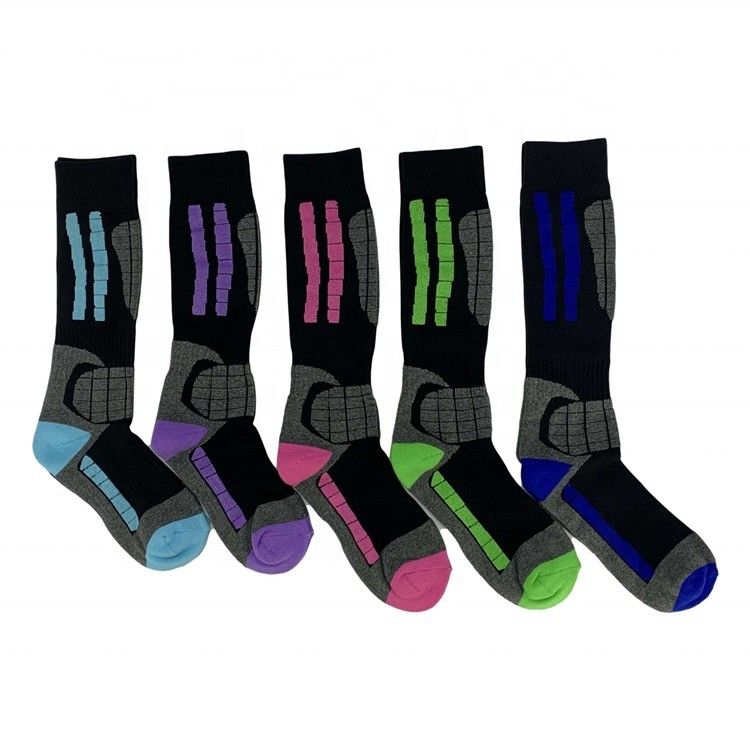 Schönheitssocken Regelmäßiger Stil Custom Logo Rutschfeste Sportsocken für Unisex Sport